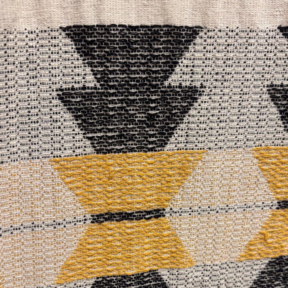 Stylish Geometric Patterned Cape - image 6